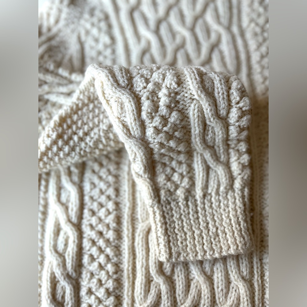 Gorgeous Handmade Classic Knit Cream Chunky Cable Knit Long Line Sweater - Picture 11 of 12